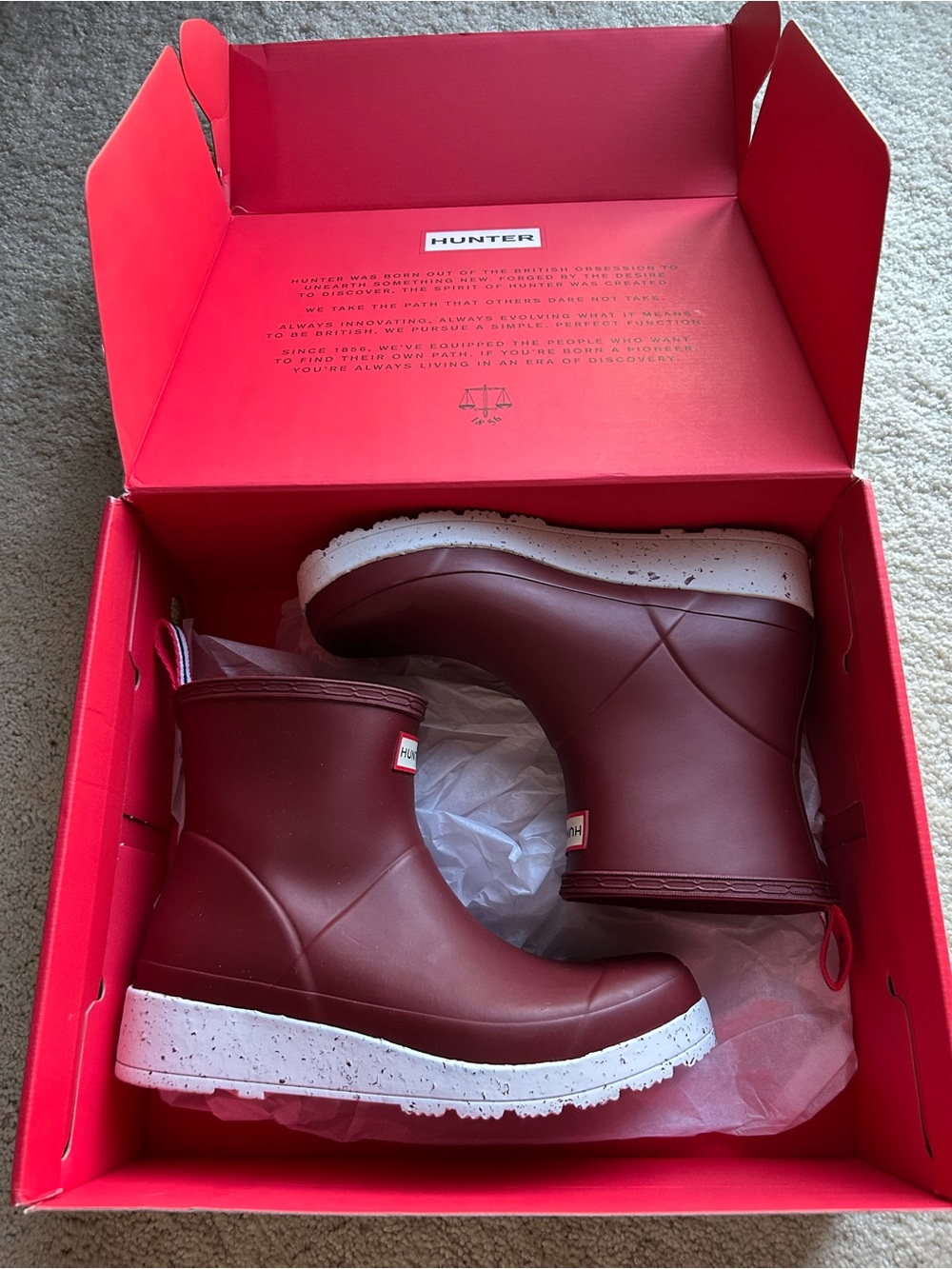 Hunter Short Waterproof Boots in Burgundy and White Speckle